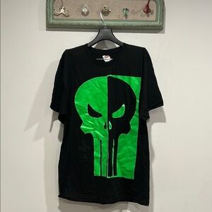 Punisher split Black T-Shirt with Green black Skull Graphic large